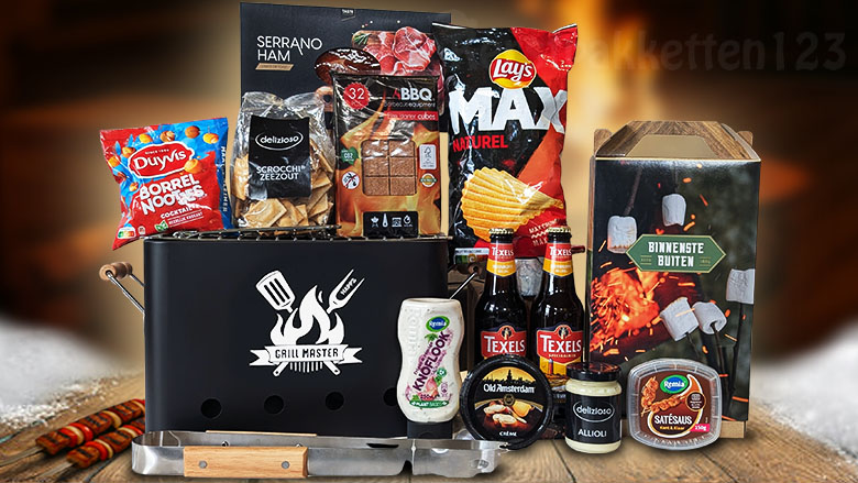 Stoer BBQ de Luxe Happz pakket met matzwarte barbecue en luxe snacks