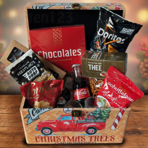 Heerlijk Houten Kerstkistje – luxe kerstpakket met houten kistje en lekkernijen